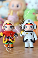 100% MEGA Space Molly 100% Charlie Brown & Snoopy