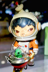 Hirono Searching for Aliens Figurine