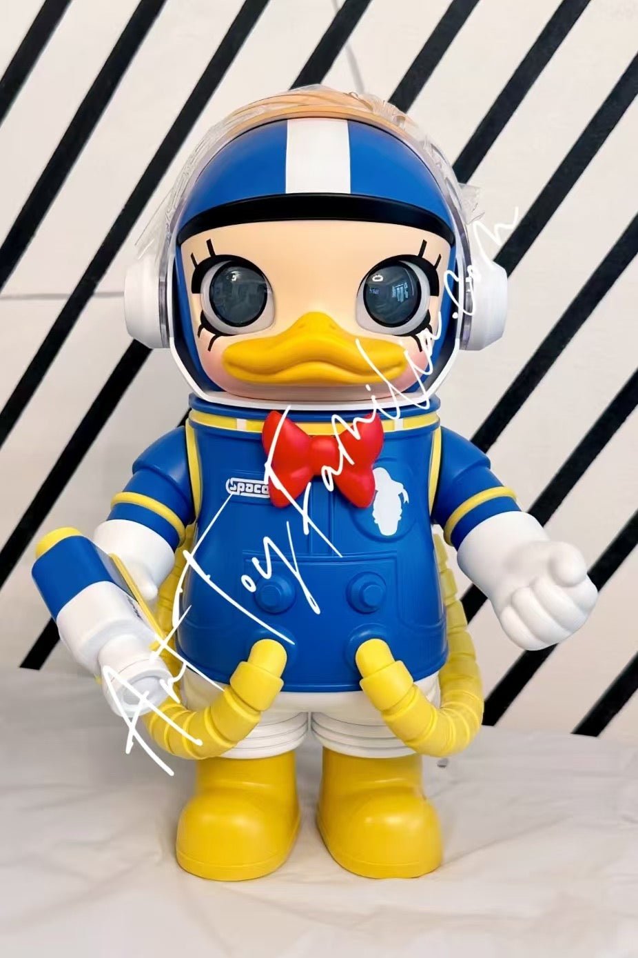 Molly Mega Space Donald and Daisy