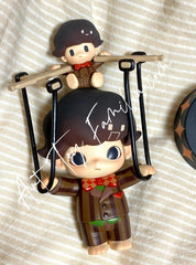 Dimoo Manipulation of the Doll Figurine