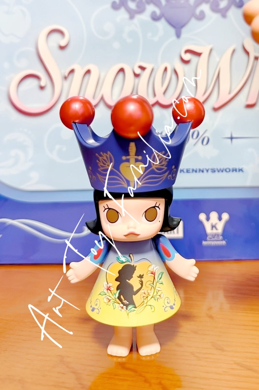 100% MEGA Royal Molly 100% Snow White