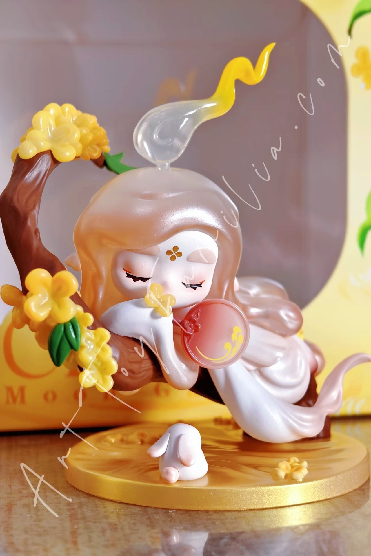 Chaka Moon Gazing Figurine