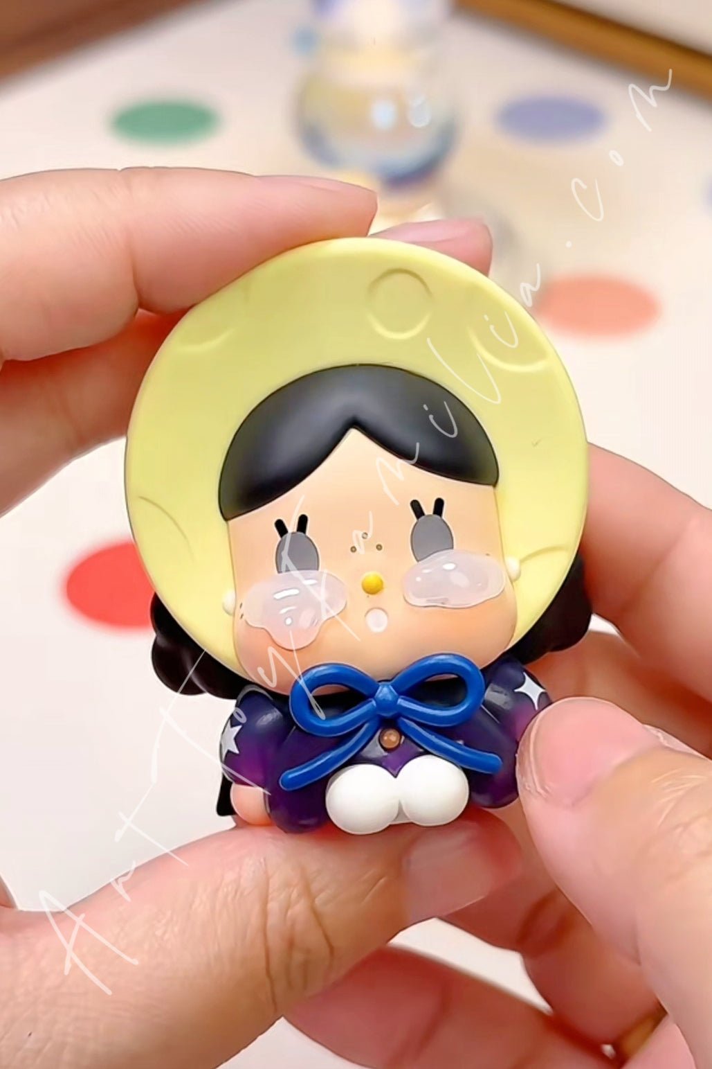Crybaby Crying To The Moon Sitting Series