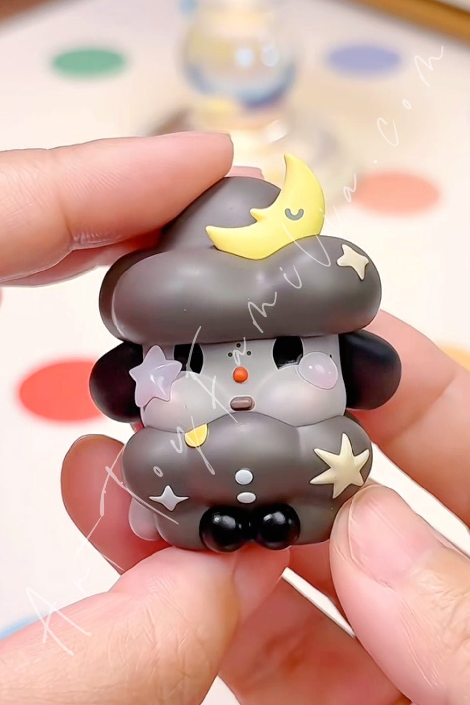 Crybaby Crying To The Moon Sitting Series