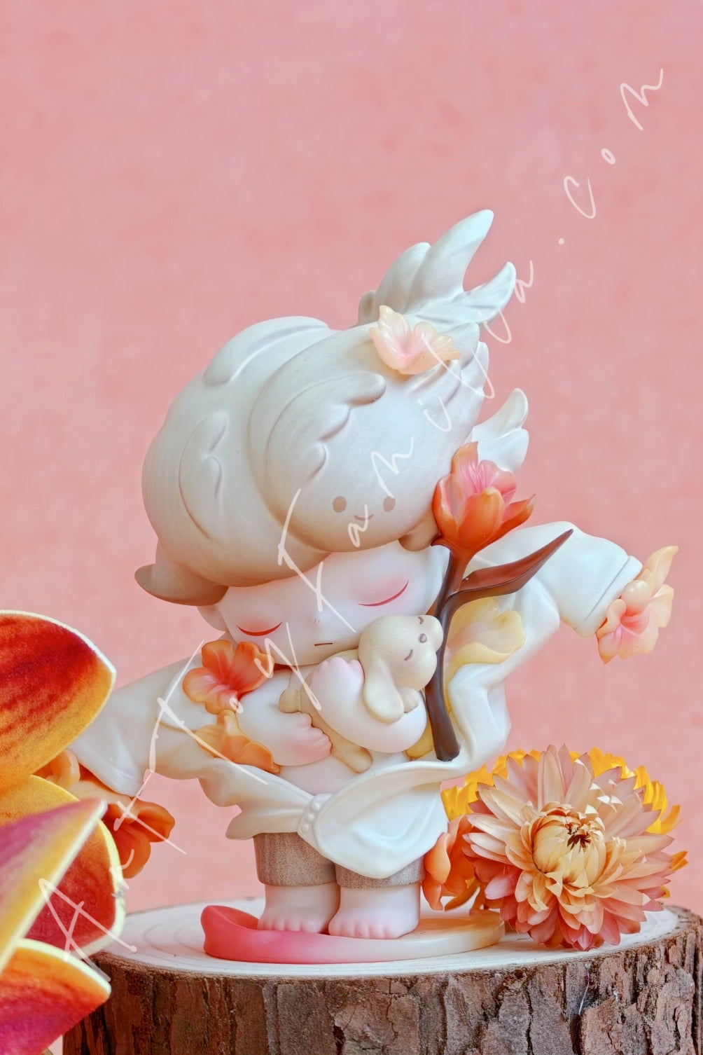 Dimoo Love's Guardian Figurine