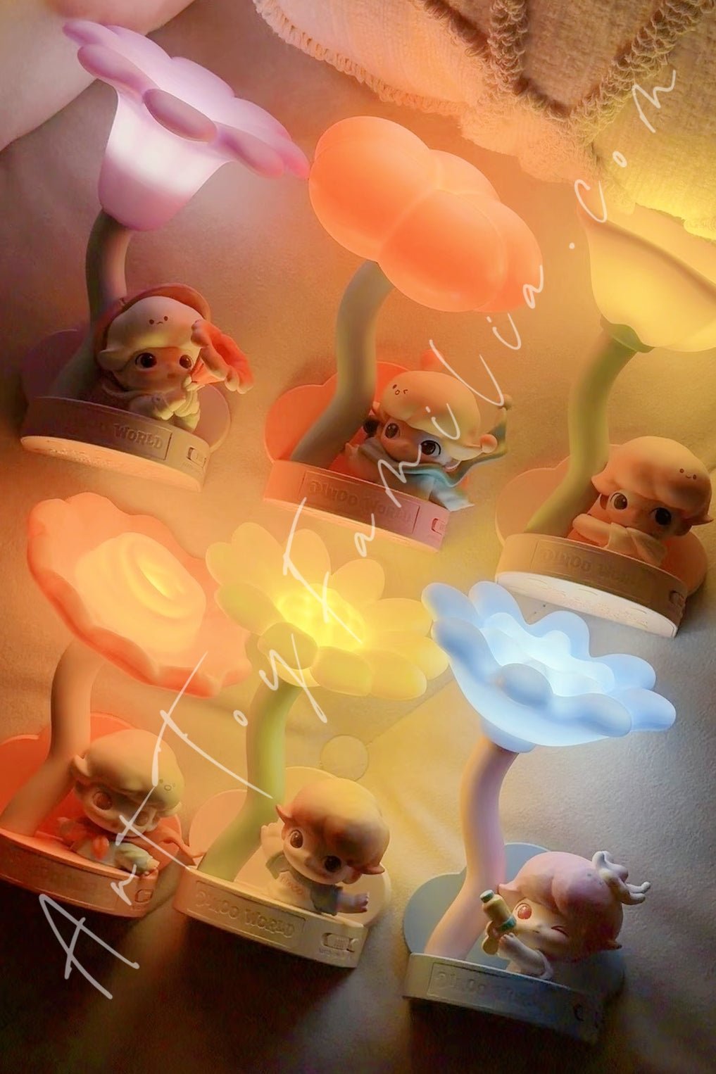 Dimoo Moments in Bloom Series Sensor-activated Nightlight