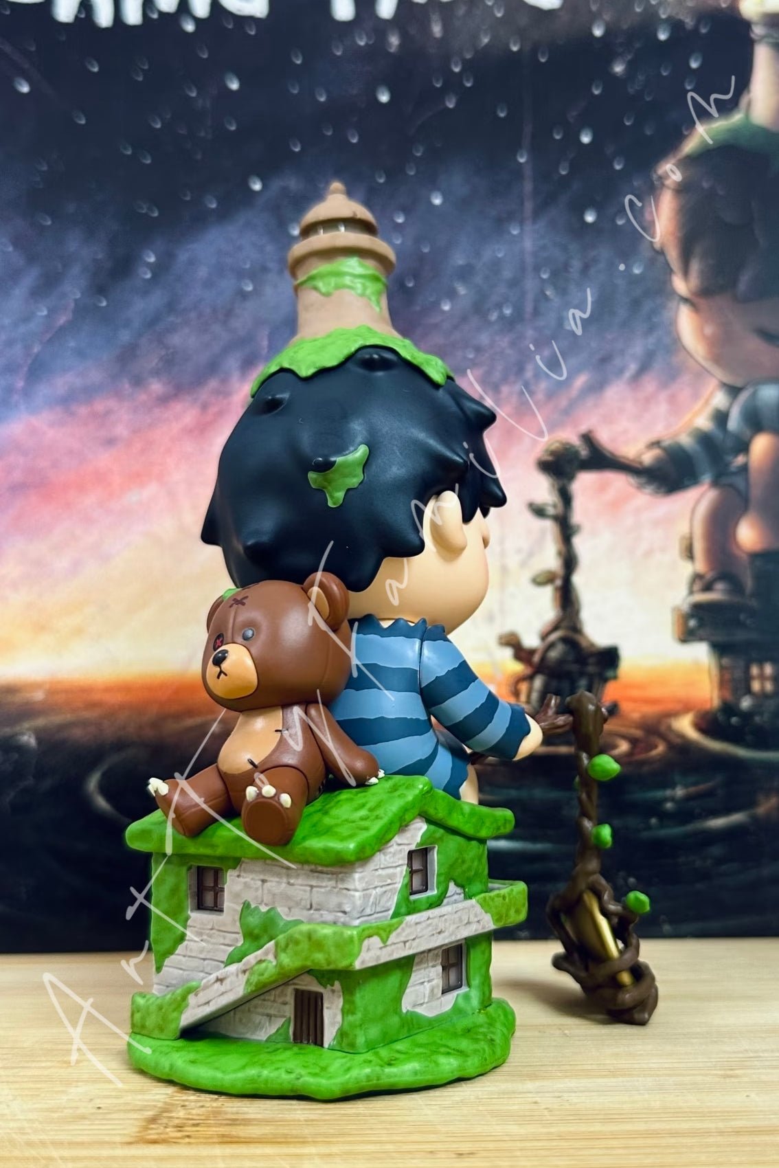 Hirono Behind Time Figurine