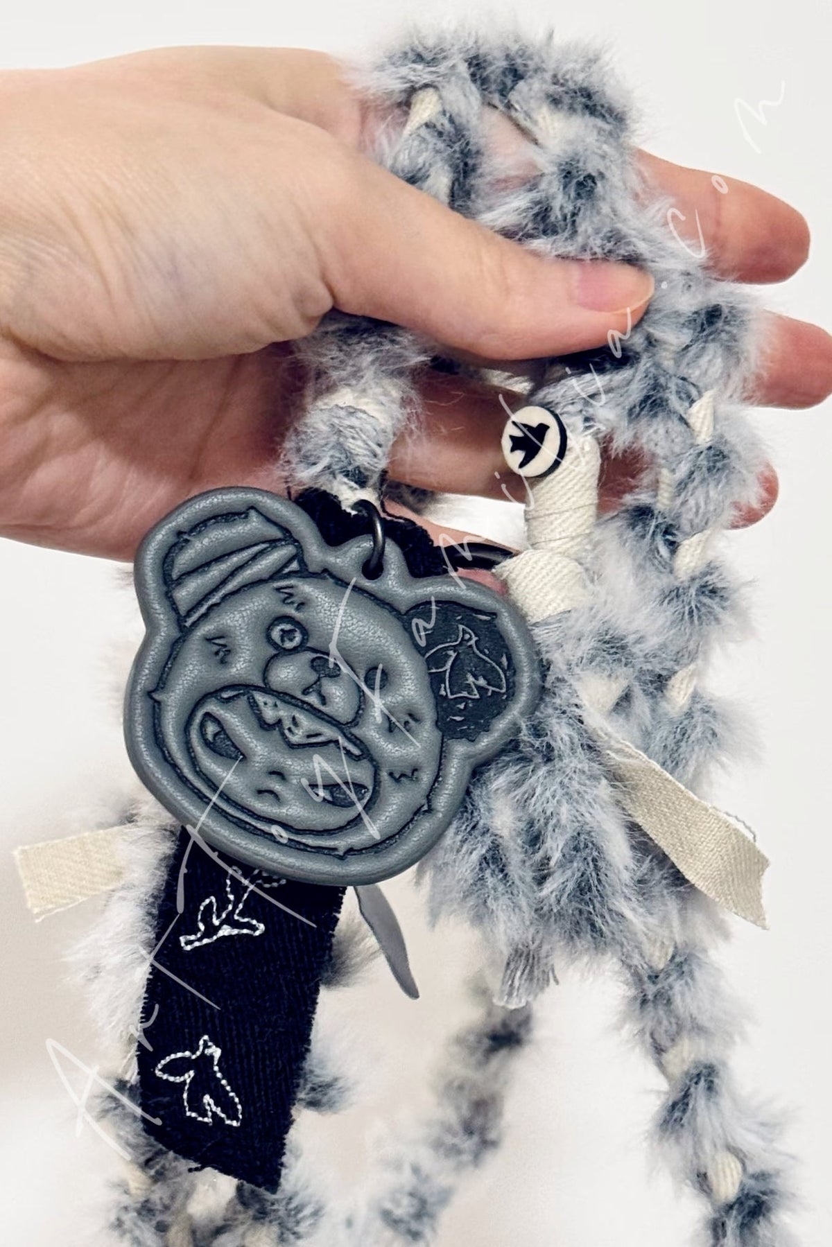 Hirono Road Journal Series Phone Lanyard