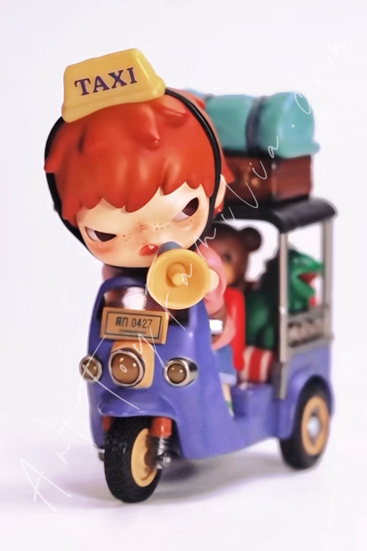 Hirono Tuk-Tuk Figurine