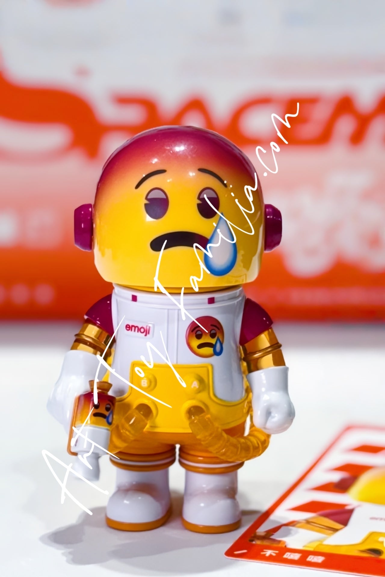MEGA Space Molly 100% × emoji Series