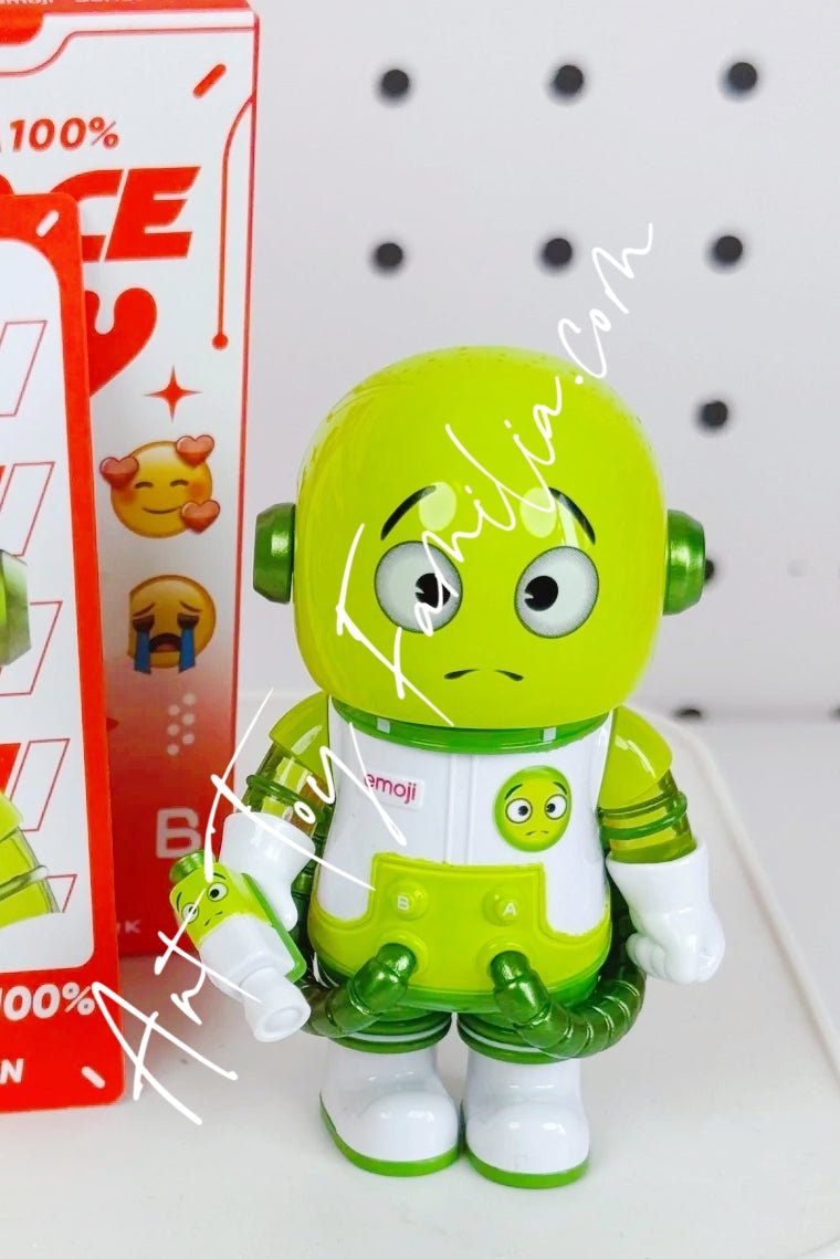 MEGA Space Molly 100% × emoji Series