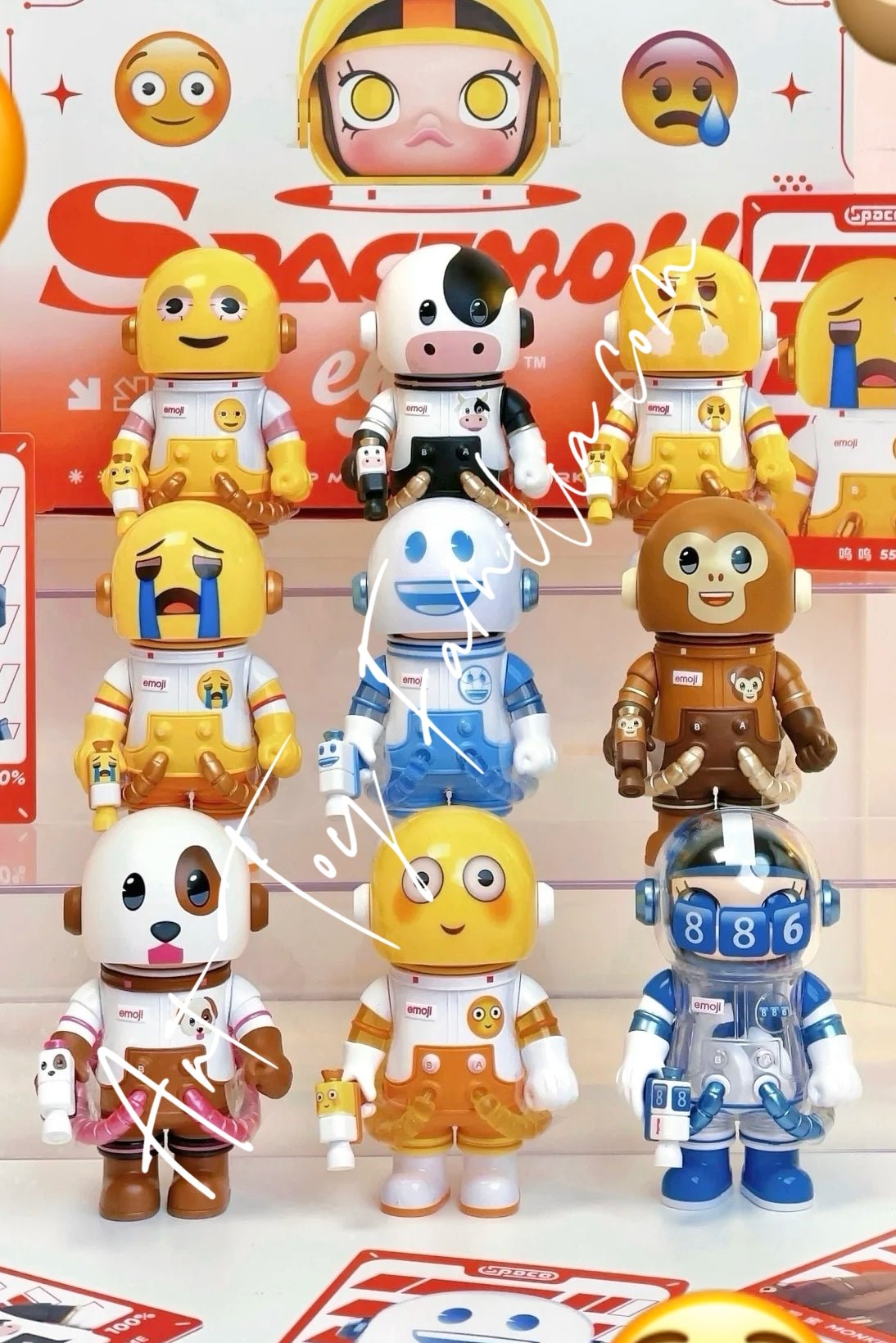 MEGA Space Molly 100% × emoji Series