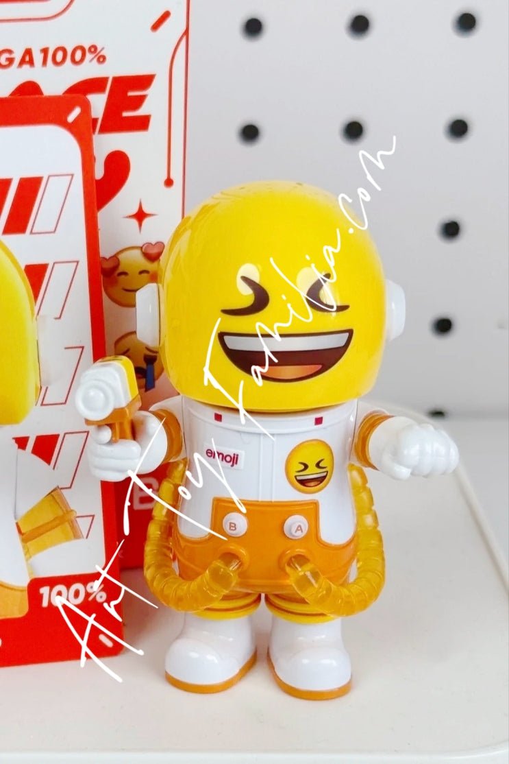 MEGA Space Molly 100% × emoji Series