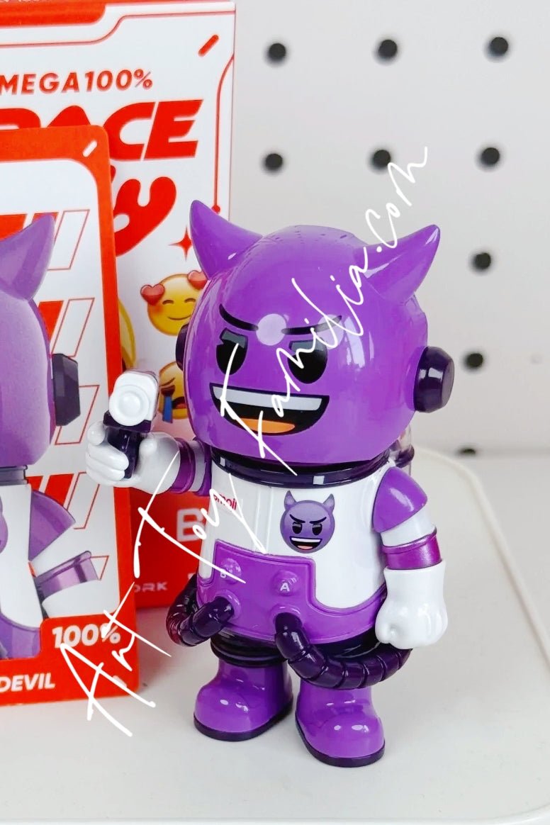 MEGA Space Molly 100% × emoji Series