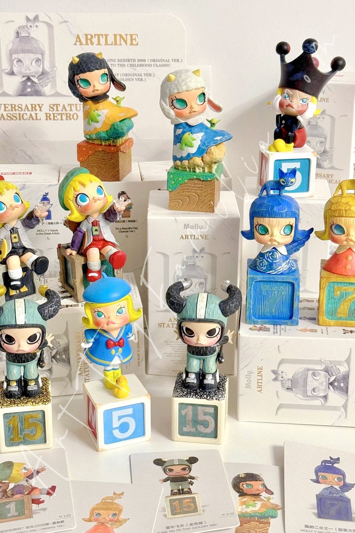 Molly Anniversary Statues Classical Retro 2 Series