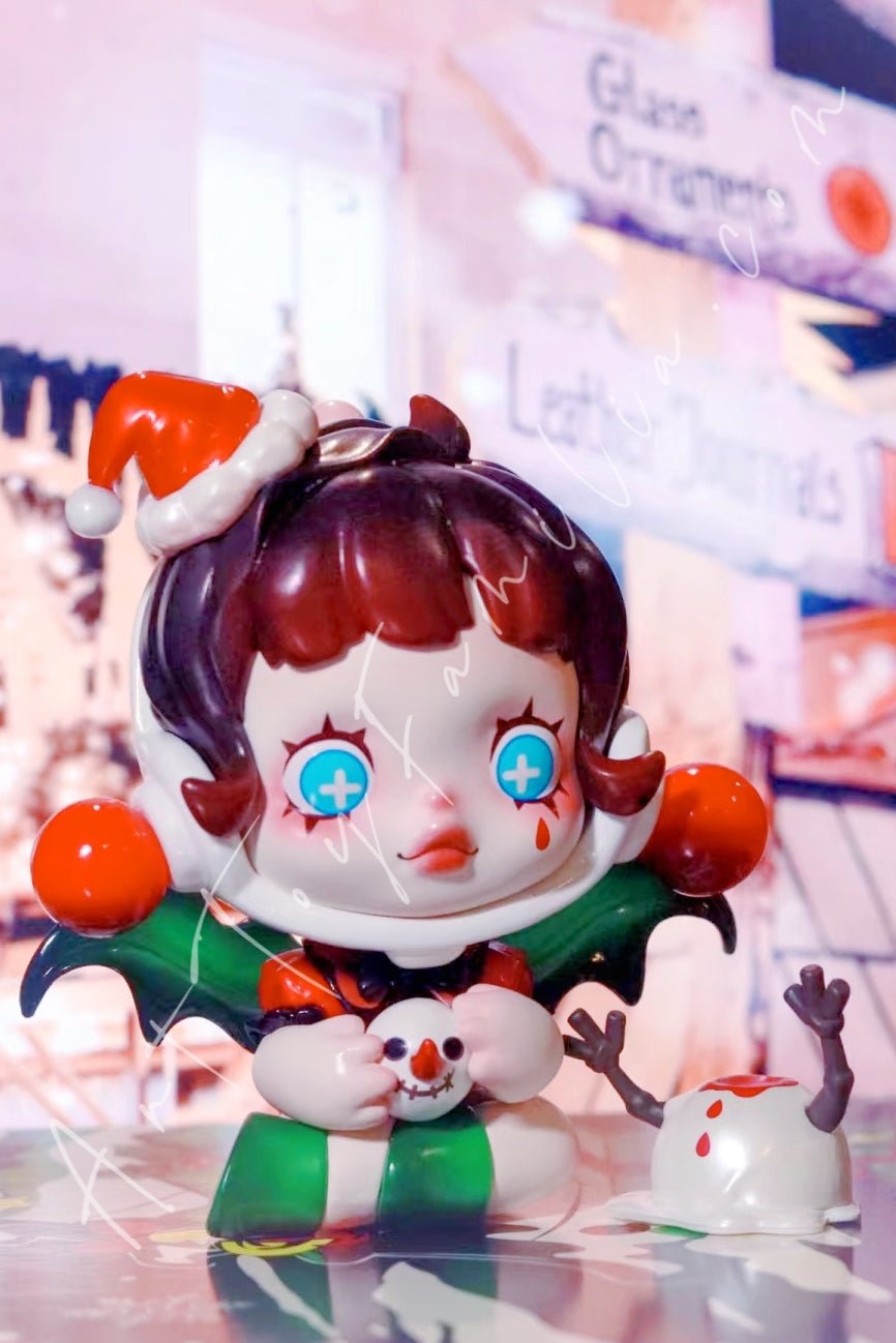 Skullpanda Funky Winter Figurine