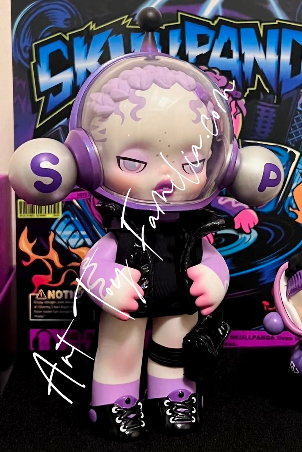 Skullpanda OOTD Glaring Figurine