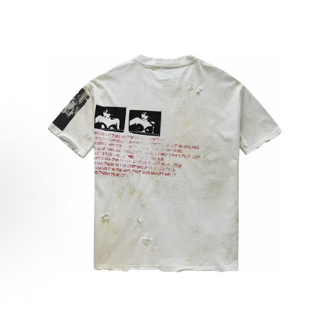SSSAINT LOUIS Grunge Art Graphic Tee